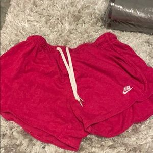 Nike shorts size m